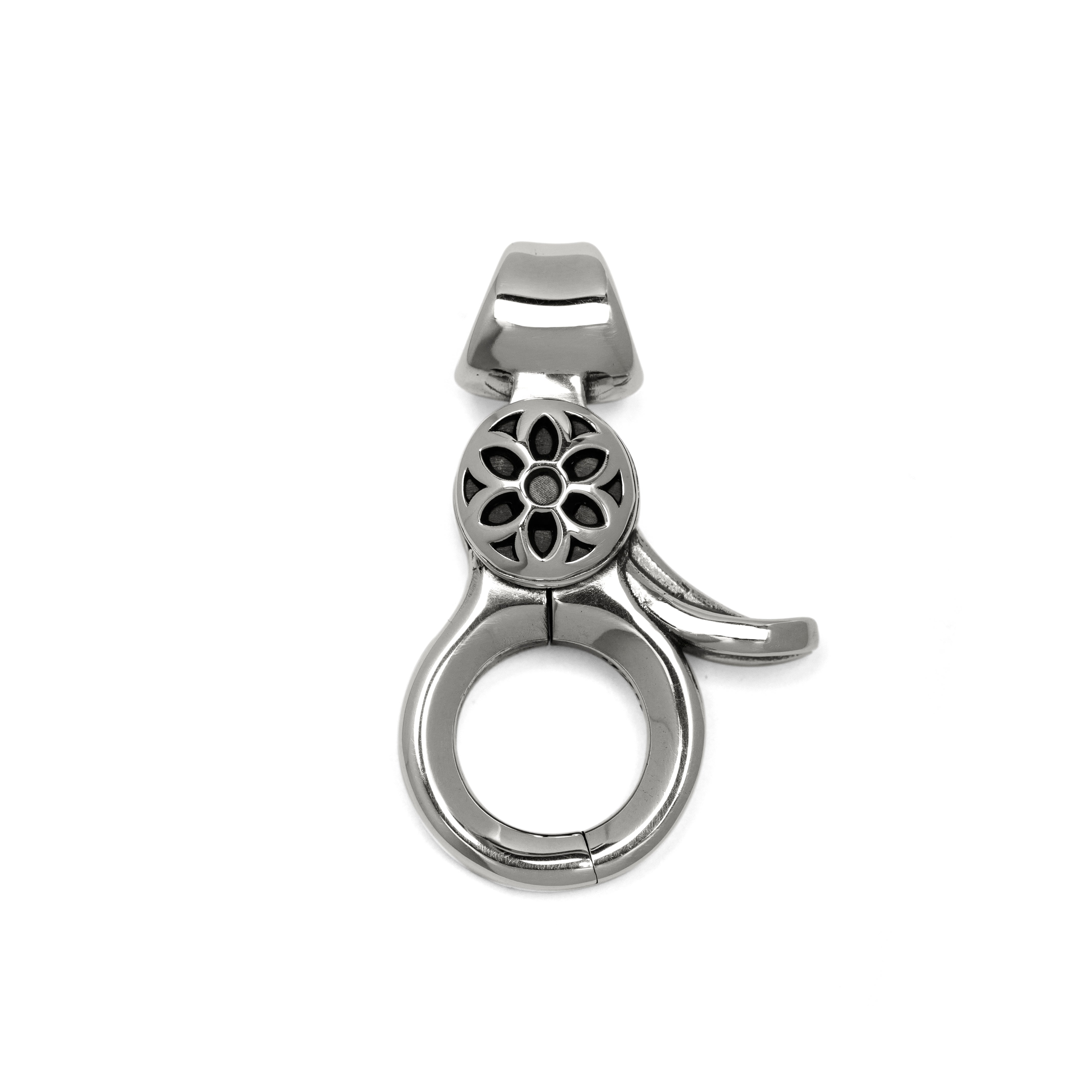 Sterling silver clip with noodle bottom able to attach to necklaces or other keychains.