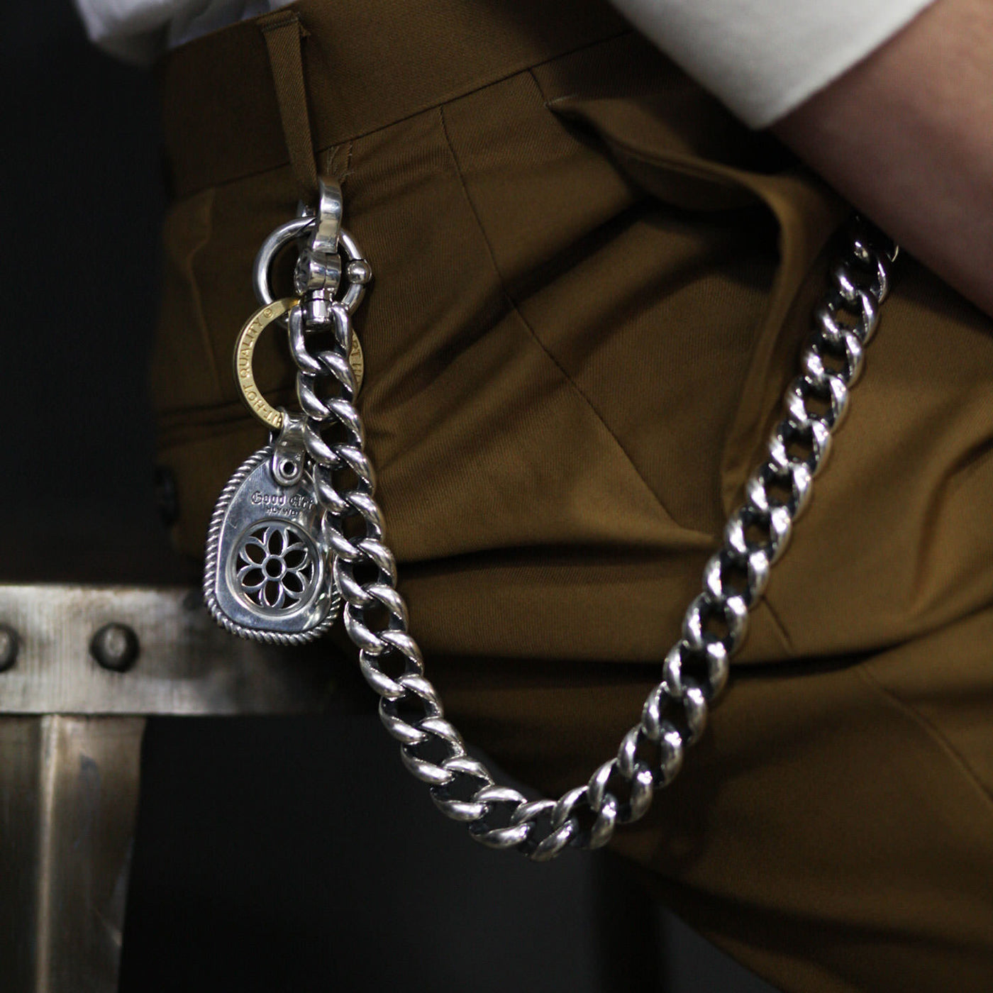 Big eye wallet chain shown clipped on to pants, with another keychain clipped to it.